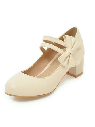She finds her 1950s story in this Vintage Bow Round Toe Cone Heel Shoes