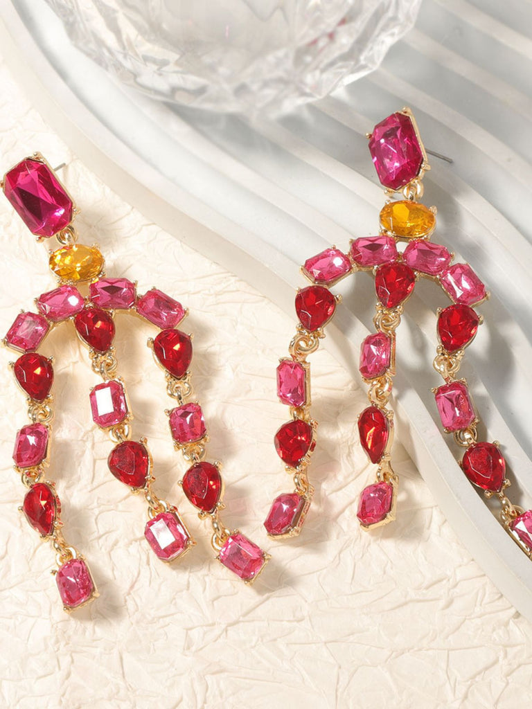 She adds this Vintage Crystal Cascade Diamond Earrings and suddenly it's 1950s perfection