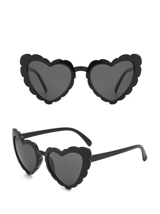 Vintage Curved Heart Frame Sunglasses: timeless 1950s elegance she makes her own
