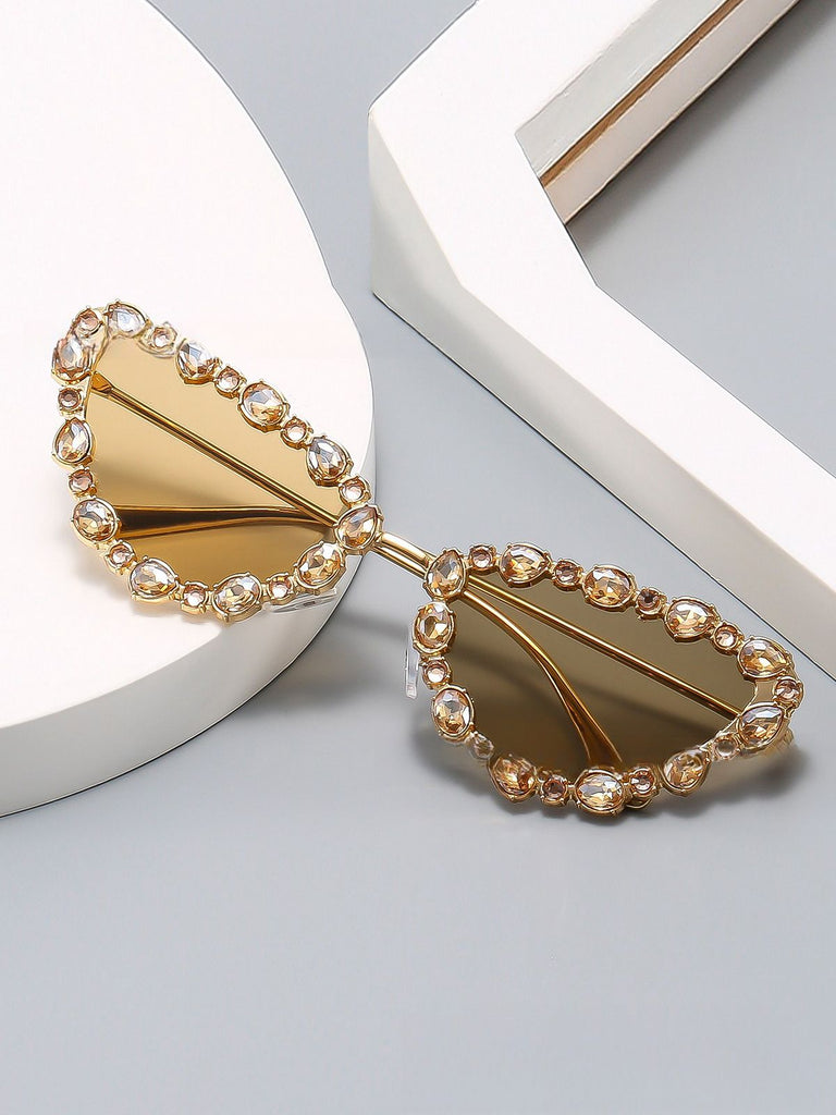 Vintage Diamond Cat Eye Sunglasses — 1950s vintage charm for her modern wardrobe