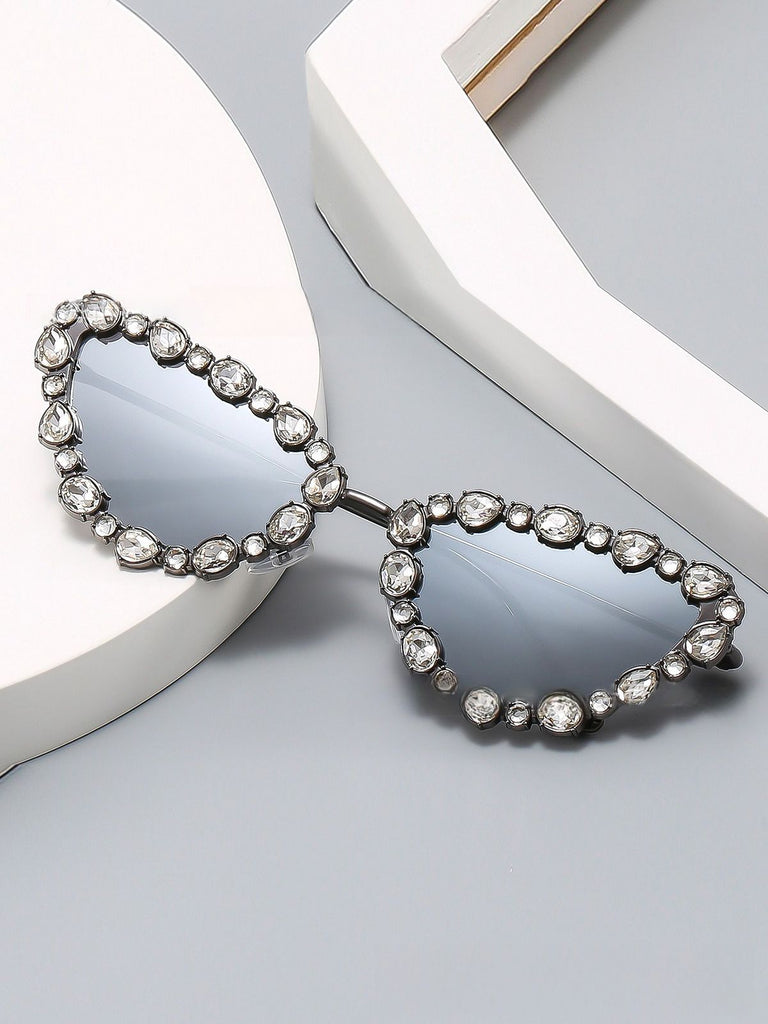This Vintage Diamond Cat Eye Sunglasses whispers 1950s secrets to those who notice