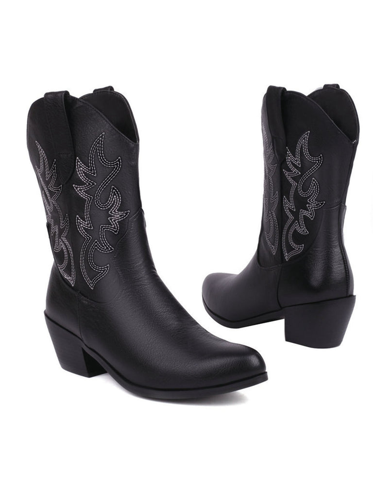 She finds her 1950s story in this Vintage Embroidered Chunky Heel Cowboy Boots