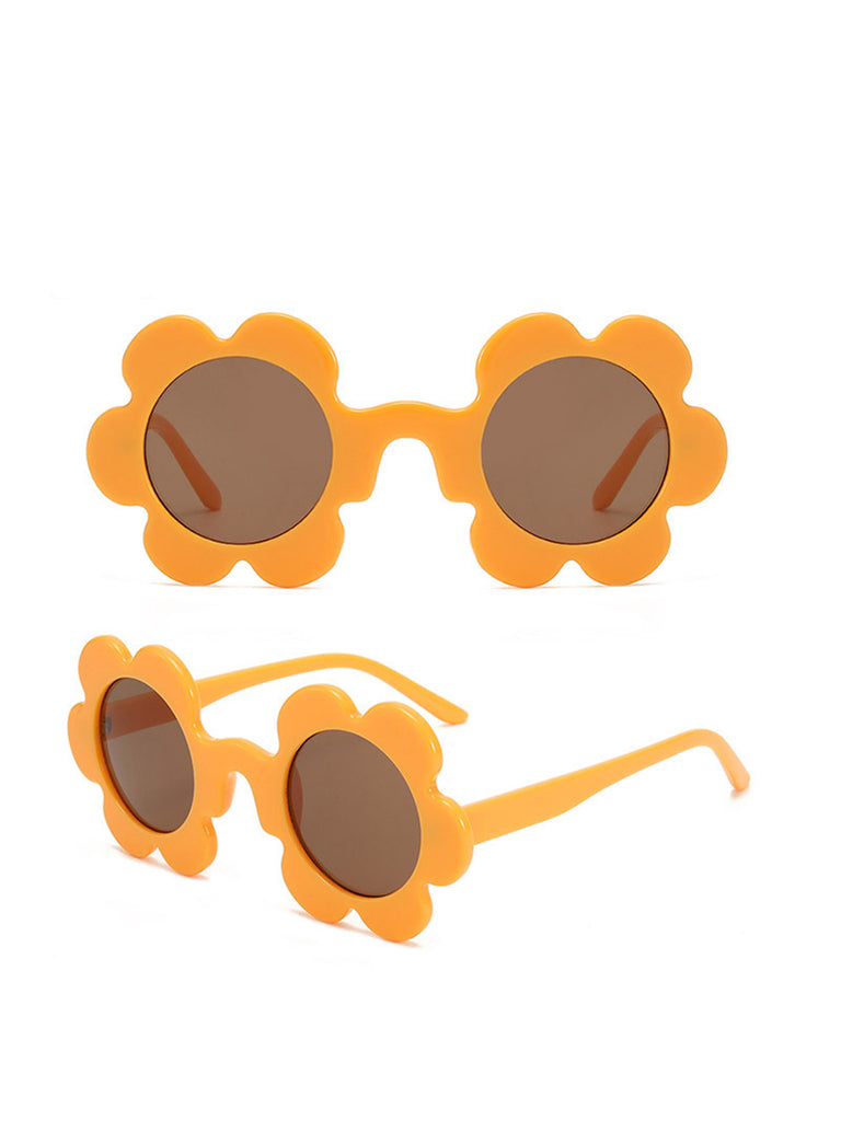 This Vintage Flower Border Frame Sunglasses whispers 1950s secrets to those who notice
