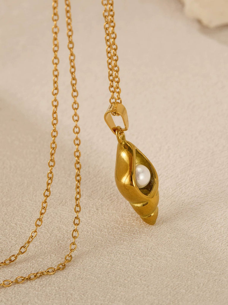 Vintage Golden Conch Pearl Necklace - vintage fashion, retro style, glamorous gold