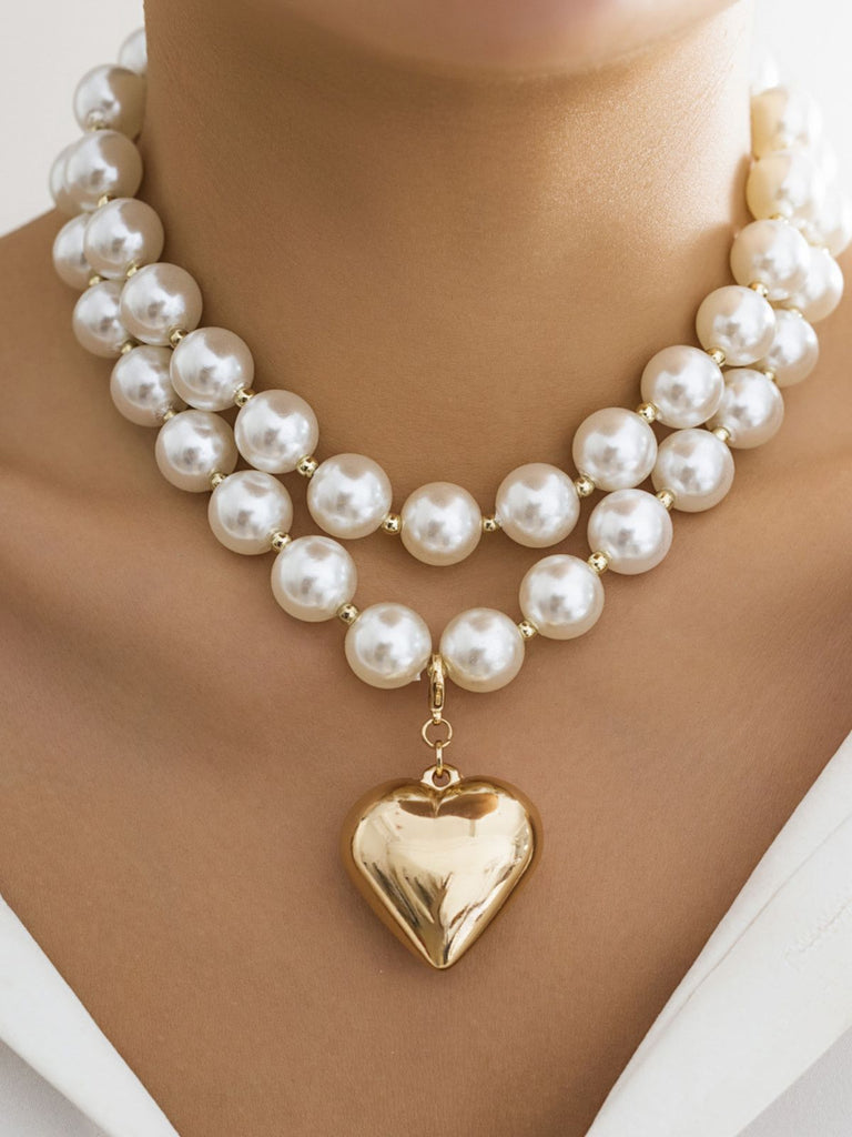 Vintage Heart Pendant Necklace: 1950s detail work for the woman who notices