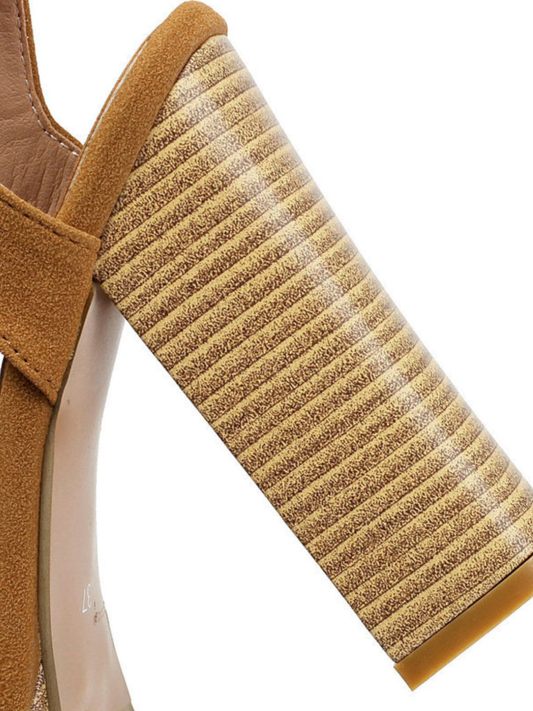 Vintage Pointed Toe Ankle Strap Heels 7