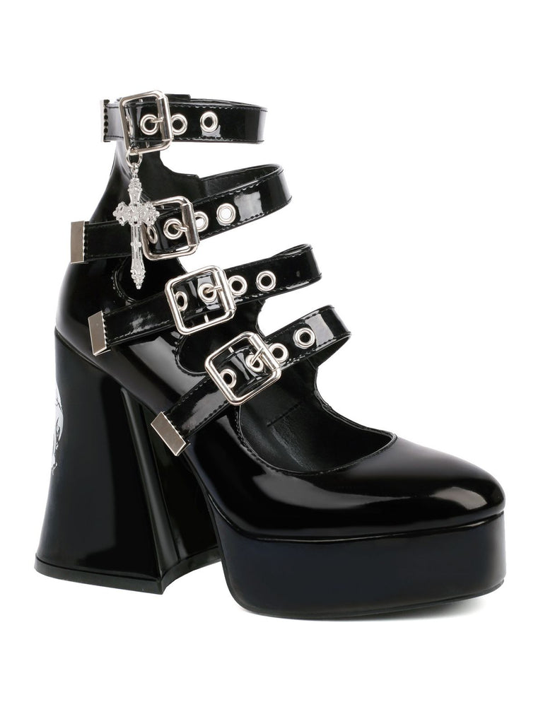 She finds her 1950s story in this Vintage Skull Steampunk Gothic High Heel Shoes