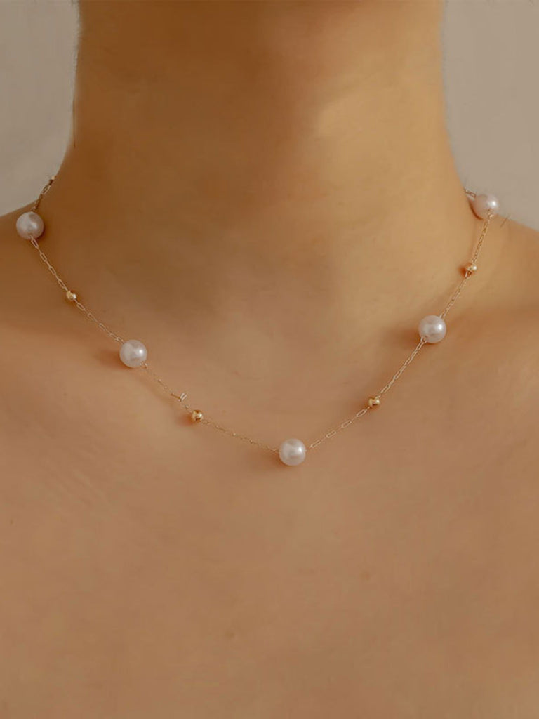 Elegant White Vintage Retro Accessory