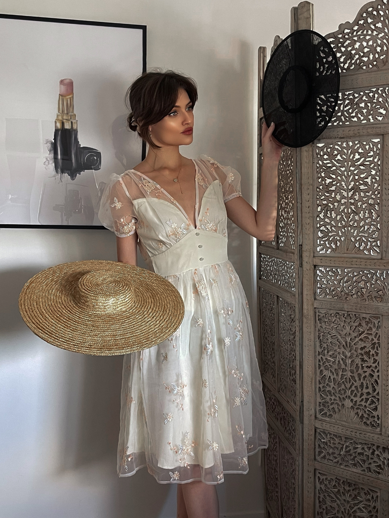 White 1950s Deep V-Neck Embroidered Floral Dress White 1950s Deep V-Neck Embroidered Floral Dress