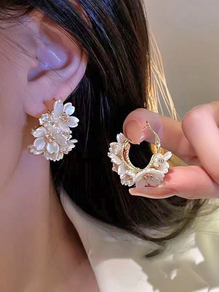 White 3D-Flower Pearl Earrings: vintage detail work for the woman who notices