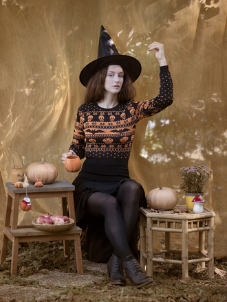 Black 1970s Halloween Skull Bat Crop Sweater