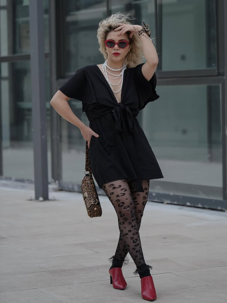 1950s Solid V-Neck Cotton Flounce Sleeve Romper