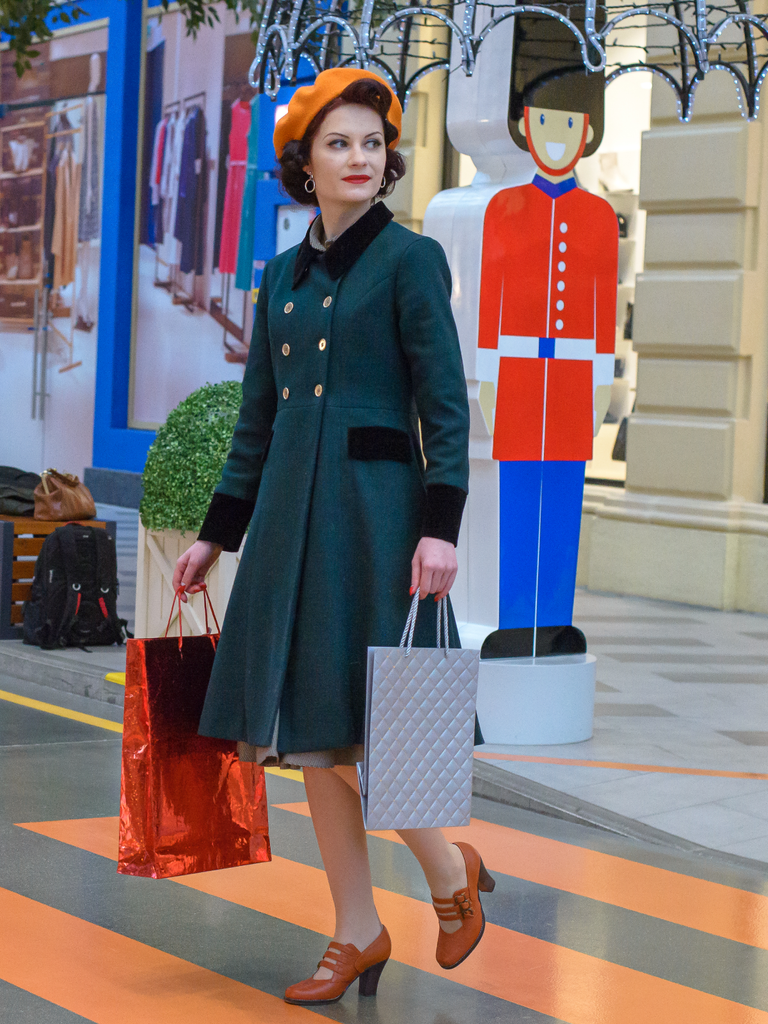 Dark Green 1940s Solid Button Coat: timeless style reimagined