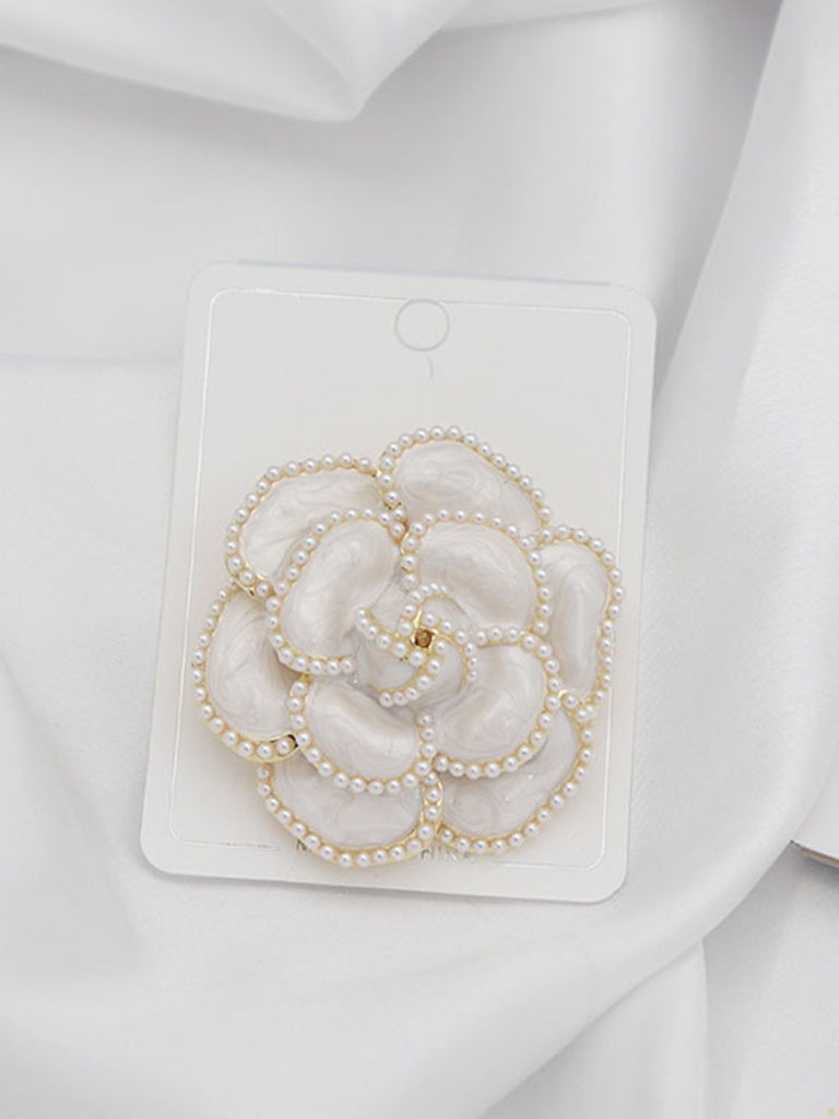 Retro Pearl Solid Floral Brooch — vintage elegance for the modern woman