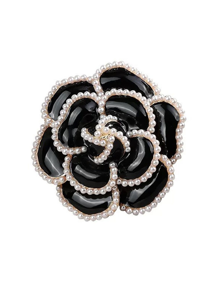 Retro Pearl Solid Floral Brooch: timeless style reimagined