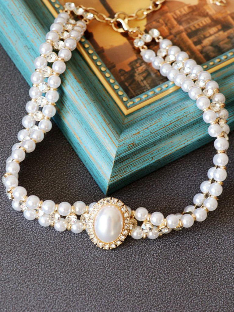 Retro Rhinestone Pearl Necklace: timeless style reimagined